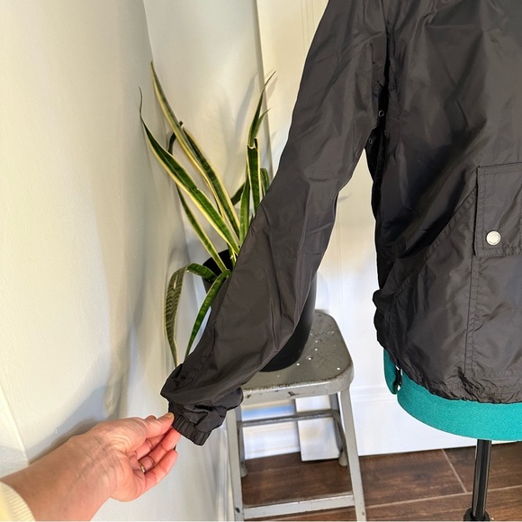 Old navy windbreaker top Vintage Windbreakers anorak black - Picture 5 of 15